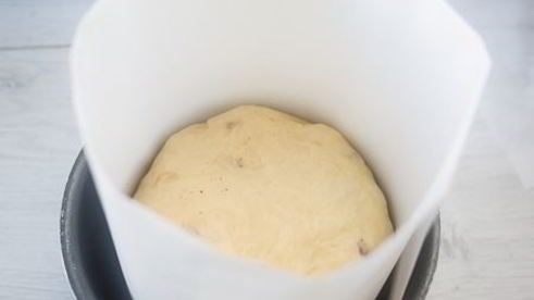 пасхальный кулич с орехами