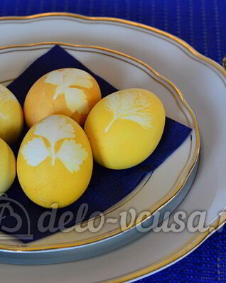 Пасхальные яйца с листочками