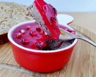 Пате из куриной печени с гранатовым желе