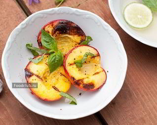 Персики на гриле