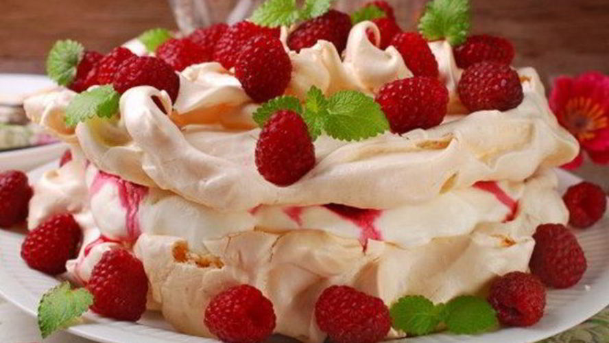 Рецепт праздничный десерт павлова с малиной