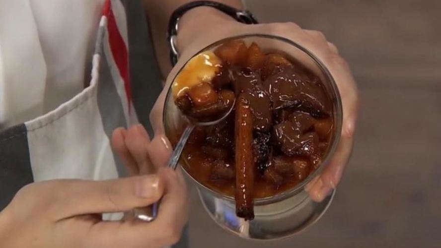 Рецепт рисовый пудинг на кокосовом молоке с карамелизированными яблоками и шоколадом