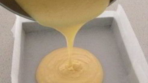 бисквитный рулет с брусничным суфле