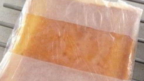 бисквитный рулет с брусничным суфле