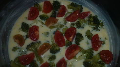 кукурузное суфле с брокколи и помидорами