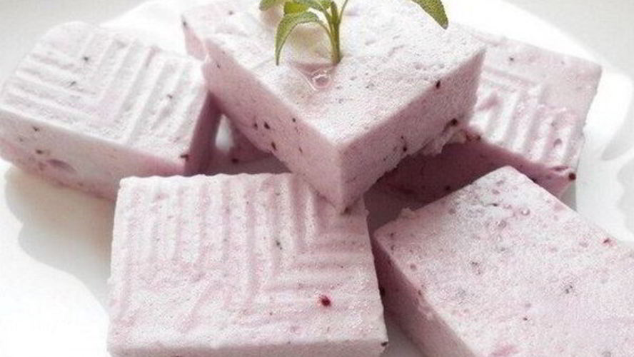 Рецепт простой торт-суфле со смородиной