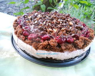 Шоколадный кухэ с нежнейшим вишневым кремовым суфле