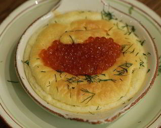 Сливочное суфле с красной икрой