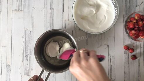 сливочное суфле с земляникой