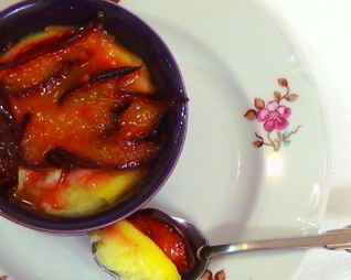 Творожное суфле со сливами