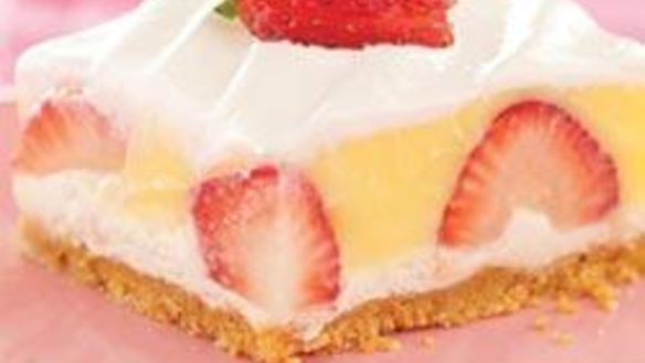 Рецепт Творожный торт-суфле c клубникой