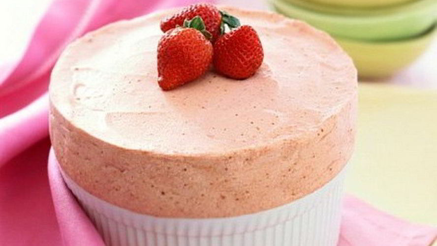 Рецепт воздушное суфле с ягодами и ванилью