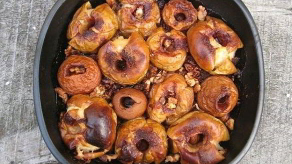 Рецепт Запеченные яблоки с орехами