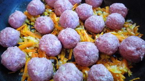 брюссельская капуста с фрикадельками