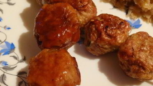 фрикадельки с овощами и кунжутом