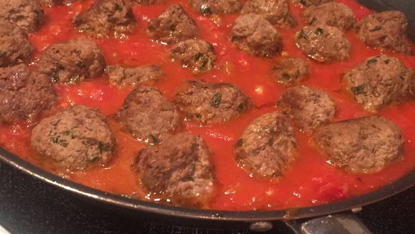 Рецепт Фрикадельки в соусе из помидоров