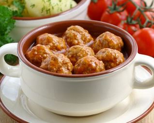 Мясные фрикадельки в томатном соусе