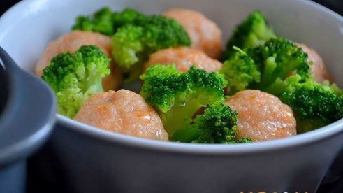 рыбные фрикадельки в сливочном соусе