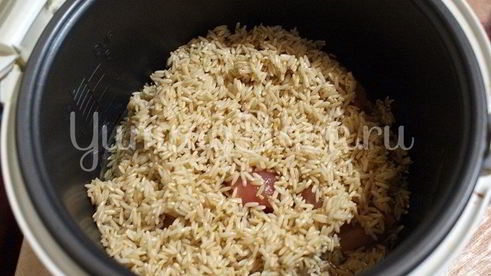 бурый рис с мясом и овощами в мультиварке