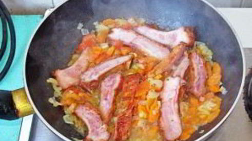 чечевица с копчеными ребрышками