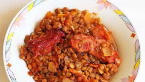 чечевица с копчеными ребрышками