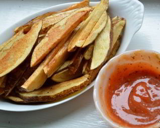 Картофель фри с пряным кетчупом