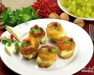 Картофель и сыр с плесенью