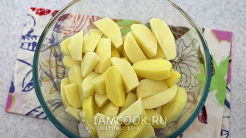 картофель по-деревенски в мультиварке