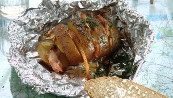 Рецепт Картофель с беконом в фольге