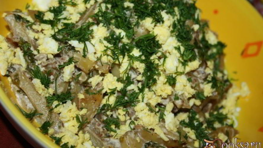 Рецепт картофель с грецким орехом, кинзой и чесноком