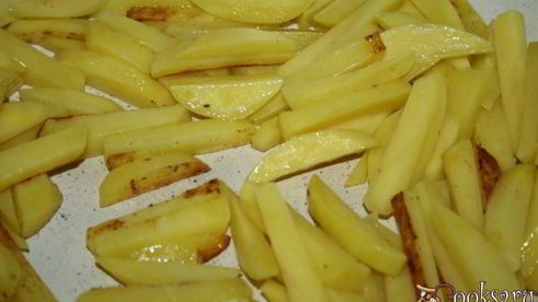 картофель с грецким орехом, кинзой и чесноком