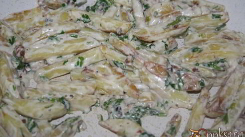 картофель с грецким орехом, кинзой и чесноком