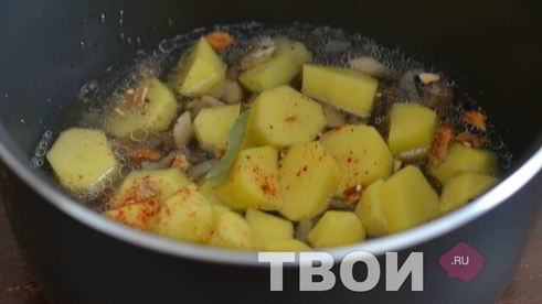 картофель с грибами в мультиварке