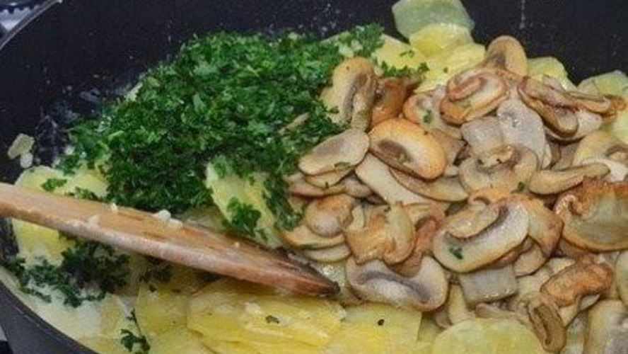 Рецепт картофель с грибами в сливках