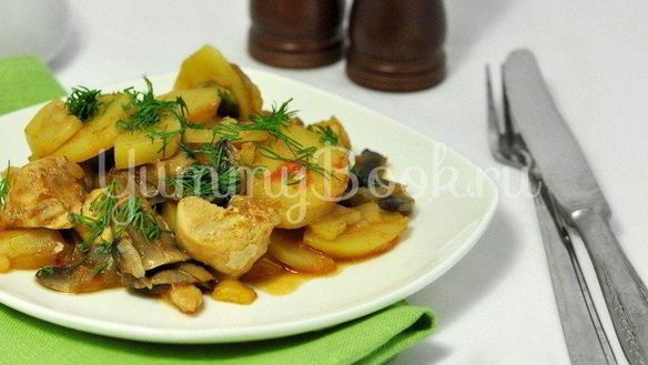 Рецепт Картофель с курицей и грибами в мультиварке