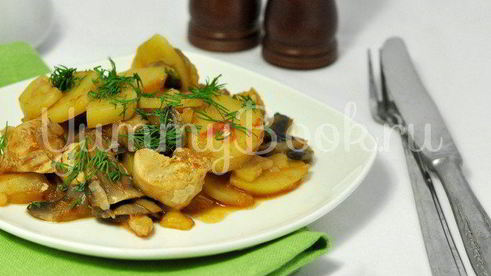 картофель с курицей и грибами в мультиварке