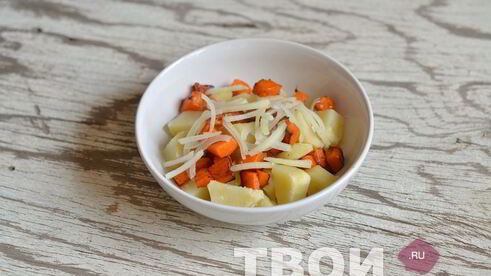 картофель с тыквой под сырным соусом