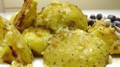 картофель со сметаной и хмели-сунели в мультиварке