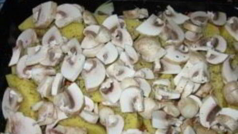 картофель со свининой и грибами