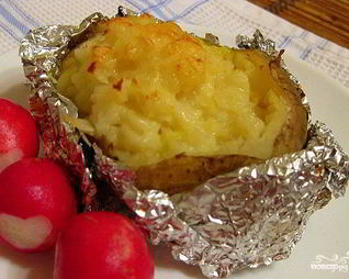 Картофель в фольге с сыром