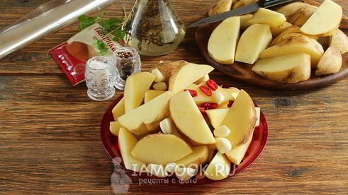 картошка по-деревенски в рукаве в духовке