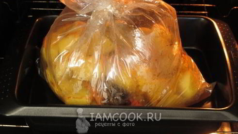 картошка с черносливом и мясом в духовке