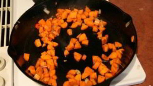 картошка с мясом в чугунке в духовке