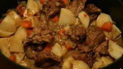 картошка с мясом в чугунке в духовке