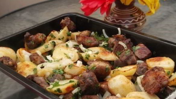 Рецепт Картошка со свининой в духовке на противне