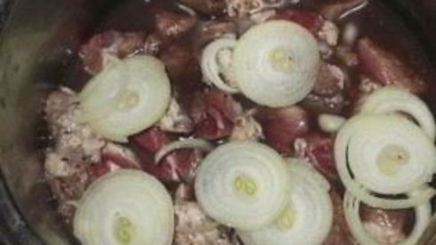 картошка со свининой в духовке на противне