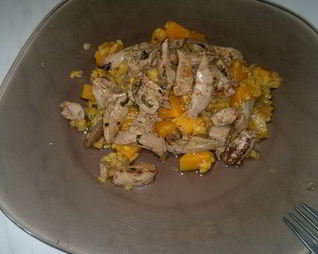 Красная чечевица с луком, имбирем и тыквой, печень кролика с эстрагоном и паприкой