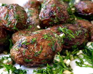 Молодой картофель по-деревенски