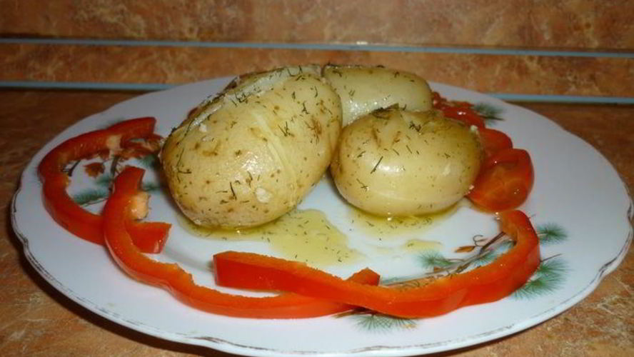 Рецепт молодой картофель с чесночно-укропным маслом