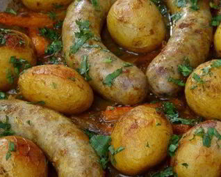 Печеный картофель с колбасками